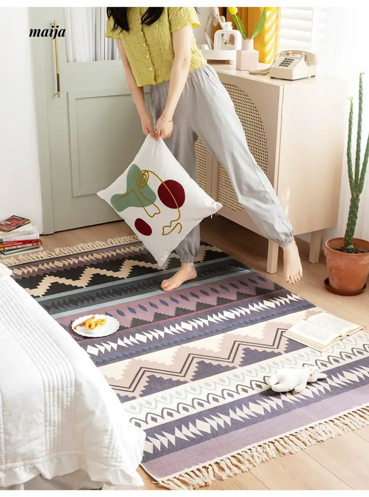 MAN YUE HOME Advanced Retro Carpet for Scandinavian Coffee Tables from MAN YUE HOME