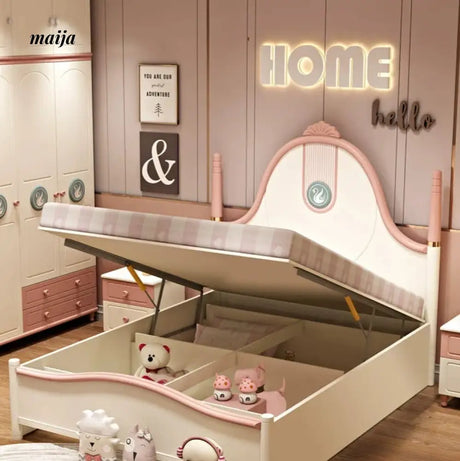Pink Swan Children's Bed from BETTYLEI