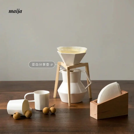MUMO Oscar Three-Legged Coffee Filter Stand from MUMO