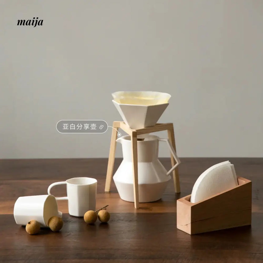 MUMO Oscar Three-Legged Coffee Filter Stand from MUMO