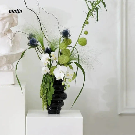 COLOURHUNTER Black Ceramics Flower Vase from maija