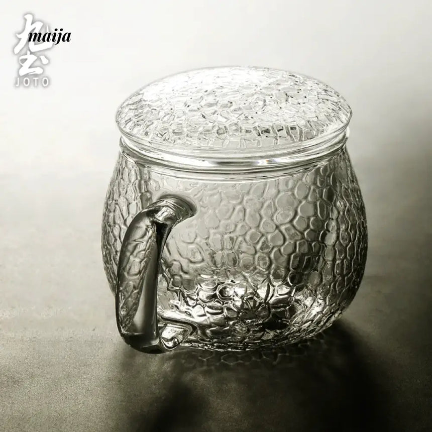 JOTO Hammered Glass Tea Cup with Lid for Thick Tea from MOSE