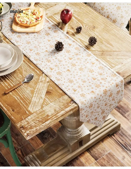 MAN YUE HOME Retro Christmas Dining Tablecloth Hot Gold Design from MAN YUE HOME