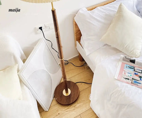 LYNN Vintage American Brass Floor Lamp from Lynn's Lamp