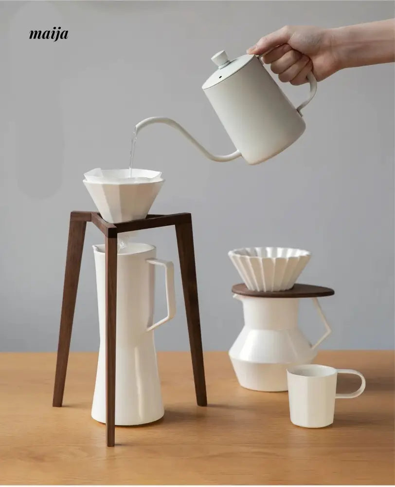 MUMO Oscar Three-Legged Coffee Filter Stand from MUMO