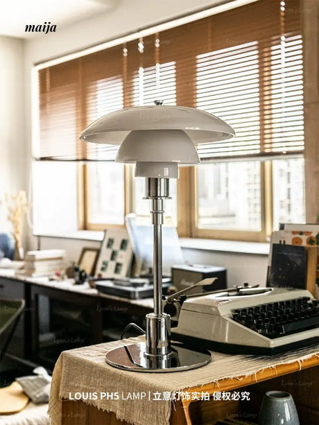 LYNN Scandinavian Glossy Table Lamp from Lynn's Lamp