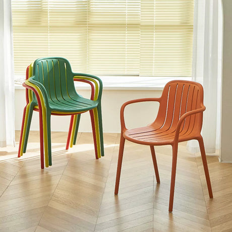 LAZYSPACE Noah Plastic Highchair from LAZYSPACE