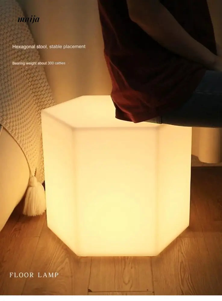 YUNLU Hexagonal Side Table Lamp from MODENG