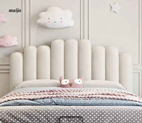 Ladyfinger Headboard Children's Bed from Aigatu
