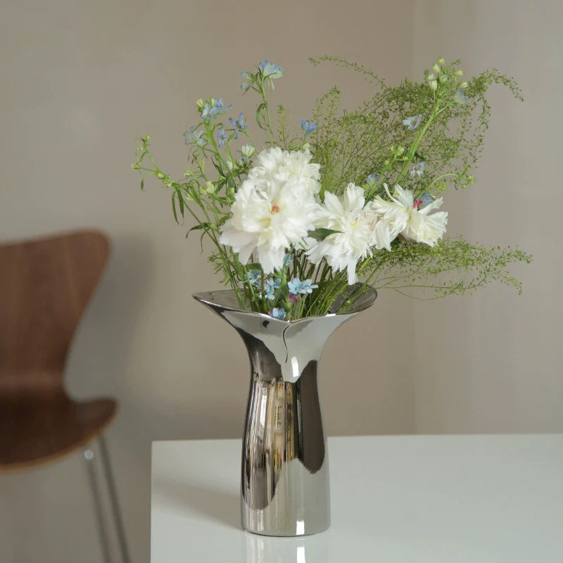 TODAYARTIST Leora Silver Ceramic Loudspeaker for Sophisticated Decor from TODAYARTIST