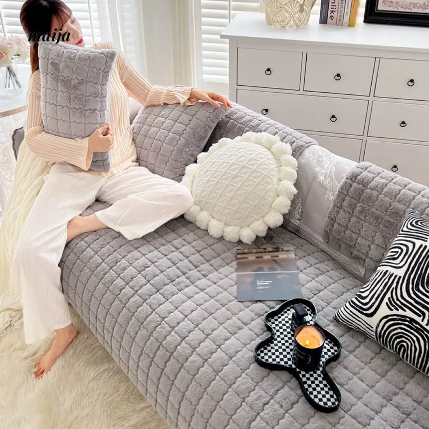 MAN YUE HOME Advanced Plush Pillow Four Seasons with Scarf from JOINFIT