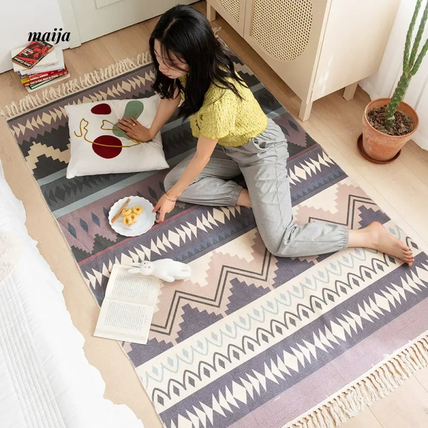 MAN YUE HOME Advanced Retro Carpet for Scandinavian Coffee Tables from MAN YUE HOME
