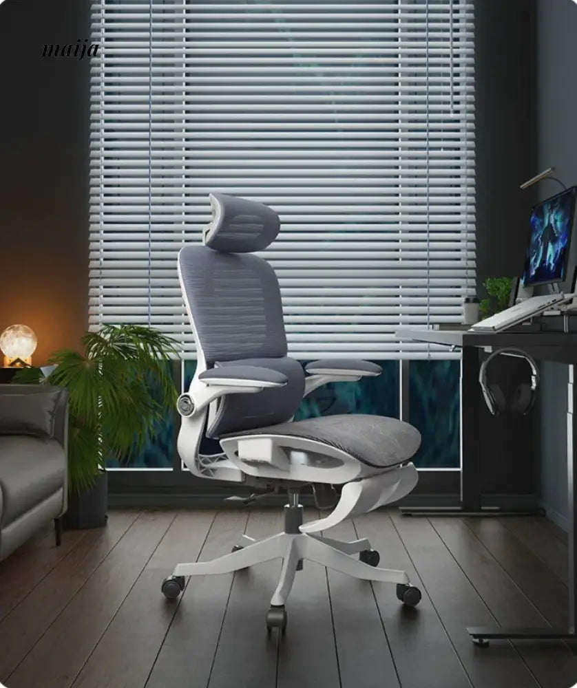 Black and White P53 Computer Chair from Kaiyashi