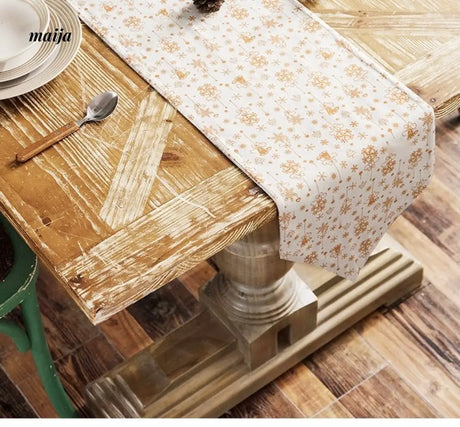 MAN YUE HOME Retro Christmas Dining Tablecloth Hot Gold Design from MAN YUE HOME