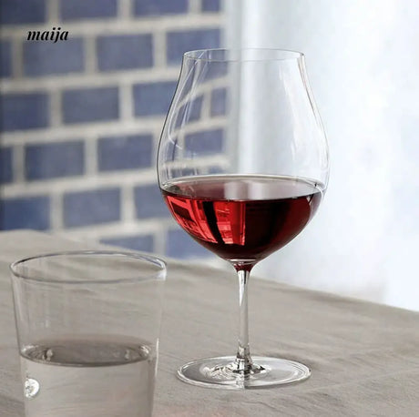 Blaine Short Wine Glass from RAZEND