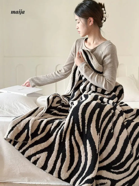 Zebra Half Edge Blanket from Miyixun