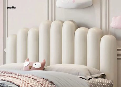 Ladyfinger Headboard Children's Bed from Aigatu