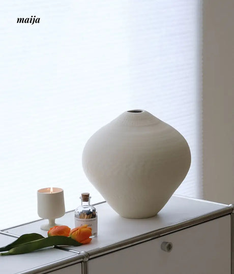 WENSHUO Villa Ceramic Vase from maija