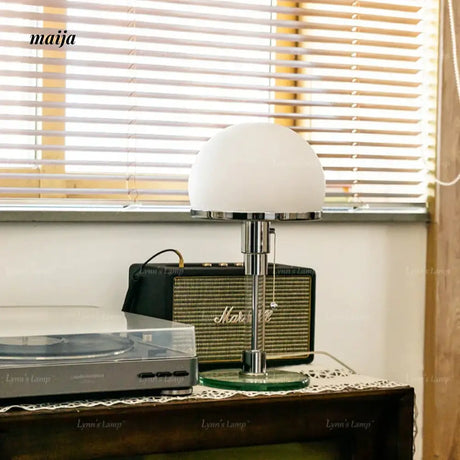 LYNN Bauhaus Vintage Table Lamp from Lynn's Lamp
