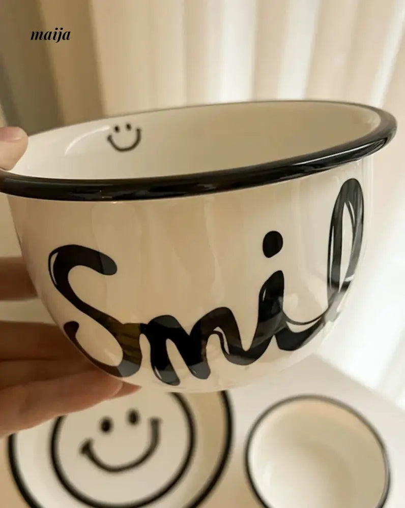 LIVETAI Smiley Face Dinnerware Set from maija