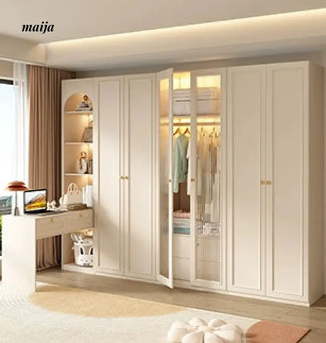 Georgiana Minimalistic Wardrobe from maija