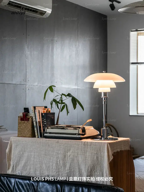 LYNN Scandinavian Glossy Table Lamp from Lynn's Lamp