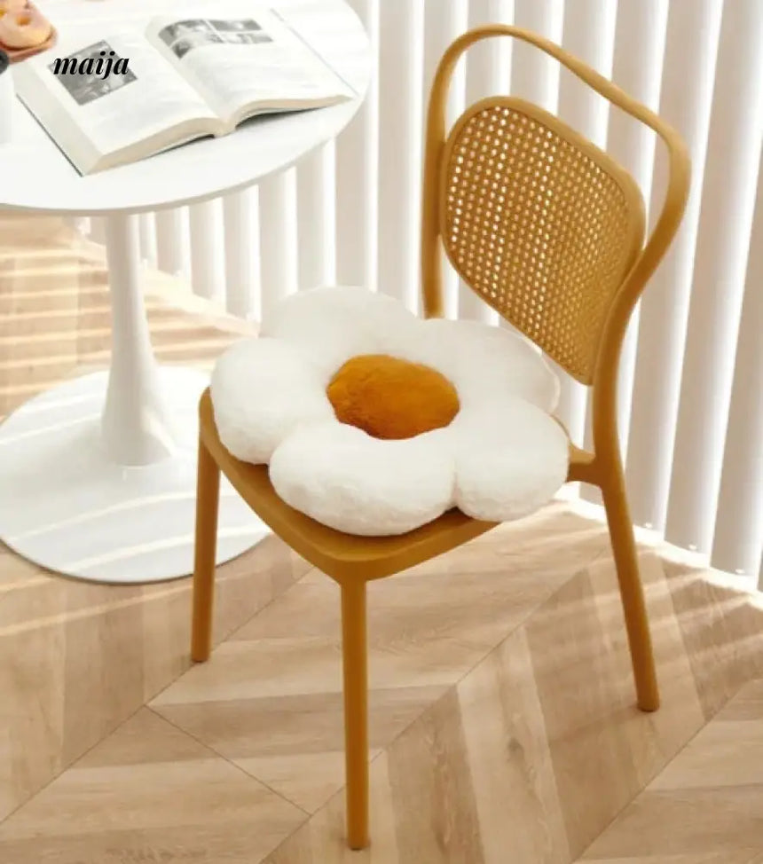 Ava Plastic Dining Chair