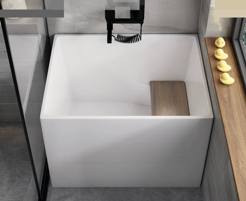 Mini Freestanding Rectangle Acrylic Bathtub from maija