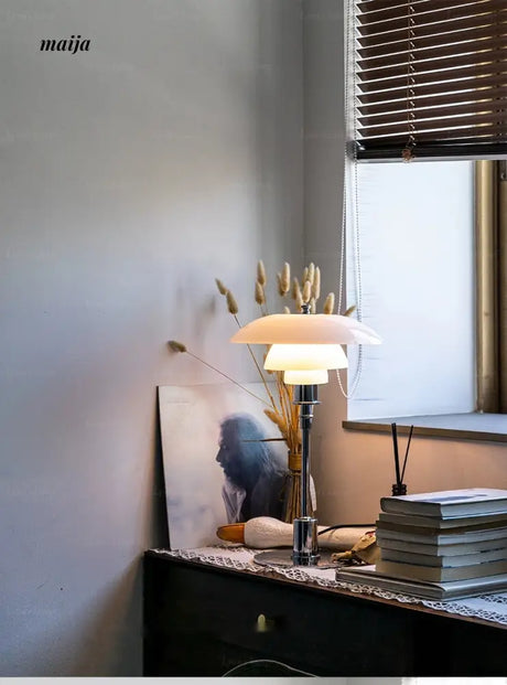 LYNN Scandinavian Glossy Table Lamp from Lynn's Lamp