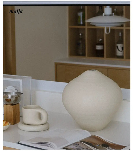 WENSHUO Villa Ceramic Vase from maija