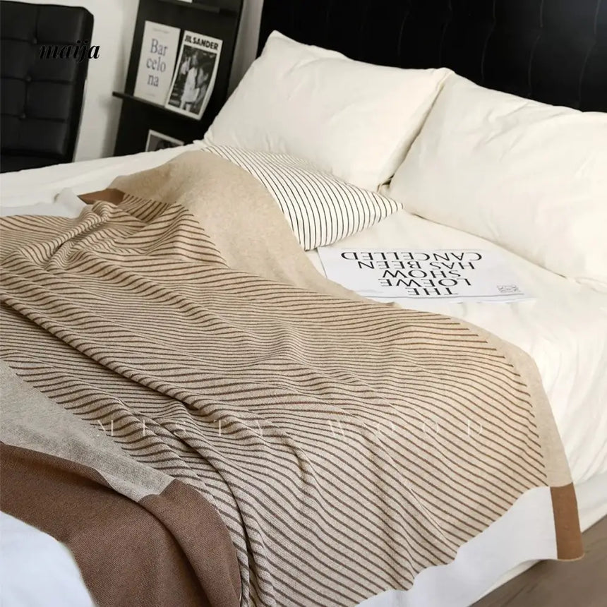 MISTYWOOD Knitted Blanket with Pastel Stripes from MISTYWOOD