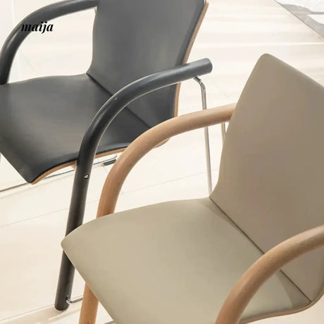 MIKA Ergonomic Bow-Shaped Conference Chair from MIKA