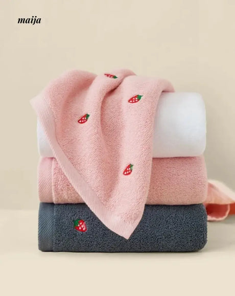 NUANYOU Strawberry Soft Cotton Face Towel from maija