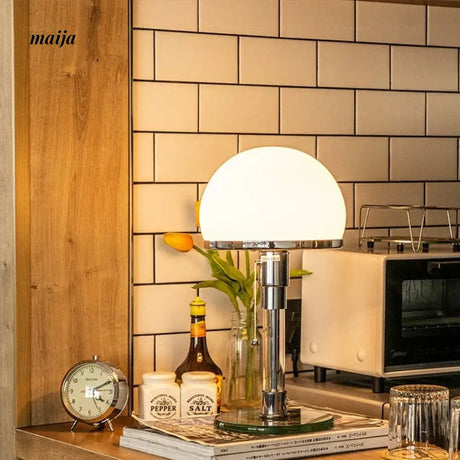 LYNN Bauhaus Vintage Table Lamp from Lynn's Lamp