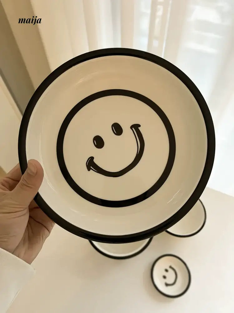 LIVETAI Smiley Face Dinnerware Set from maija