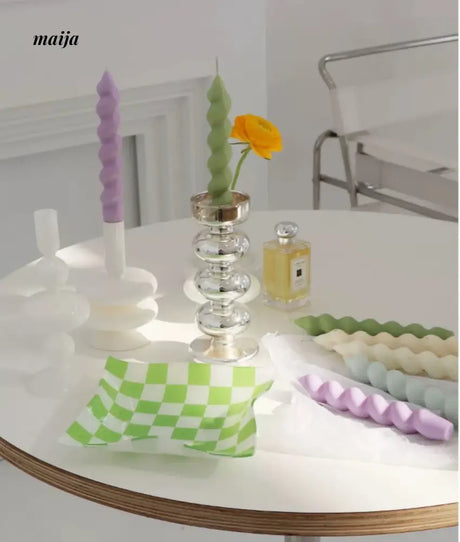 COLOURHUNTER Retro Pilsan Spiral Candle from maija