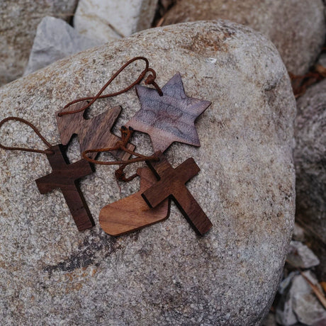 MUMO Alice Walnut Christmas Ornaments from MUMO