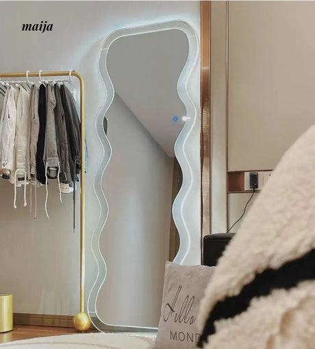 Acrylic Wavy Mirror from Artisan Mirrors