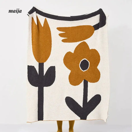 MISTYWOOD Knitted Summer Duvet with Floral Design from MISTYWOOD