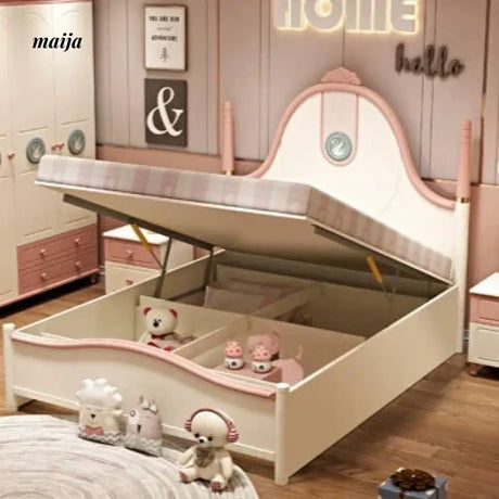 Pink Swan Children's Bed from BETTYLEI