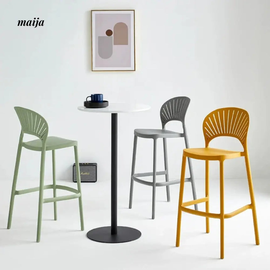 Wanda Plastic Bar Stool