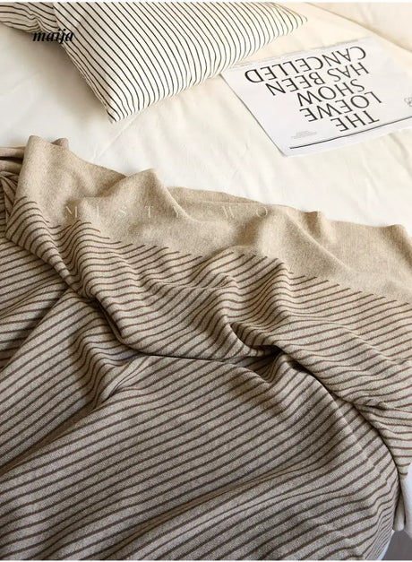 MISTYWOOD Knitted Blanket with Pastel Stripes from MISTYWOOD