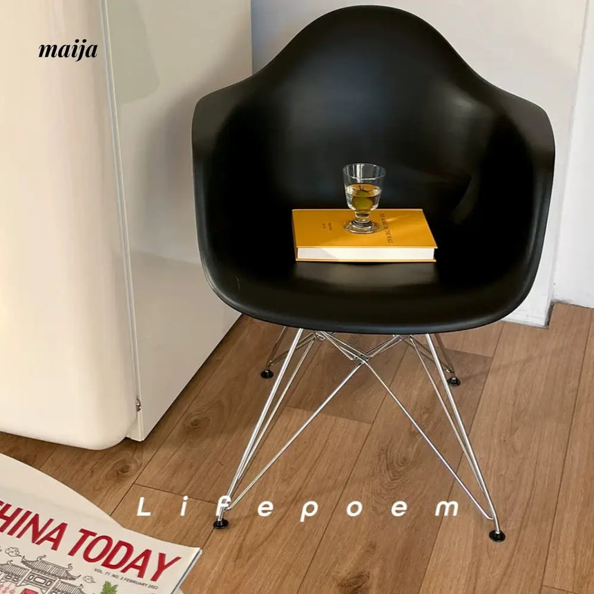 LIFEPOEM Eames Replica Chair from MODENG
