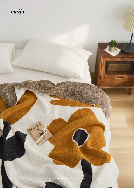 MISTYWOOD Knitted Summer Duvet with Floral Design from MISTYWOOD