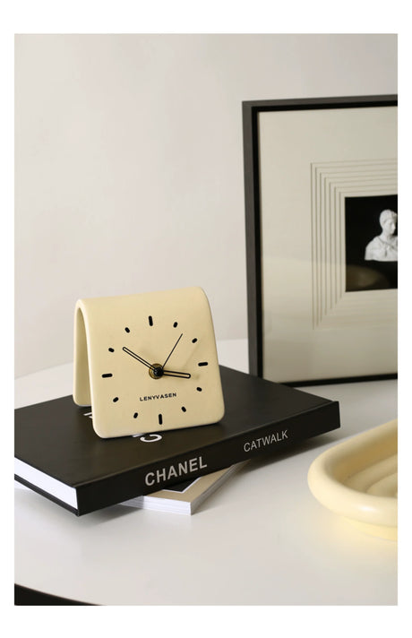 LENYVASEN Lila Quiet Ceramic Table Clock from LENYVASEN