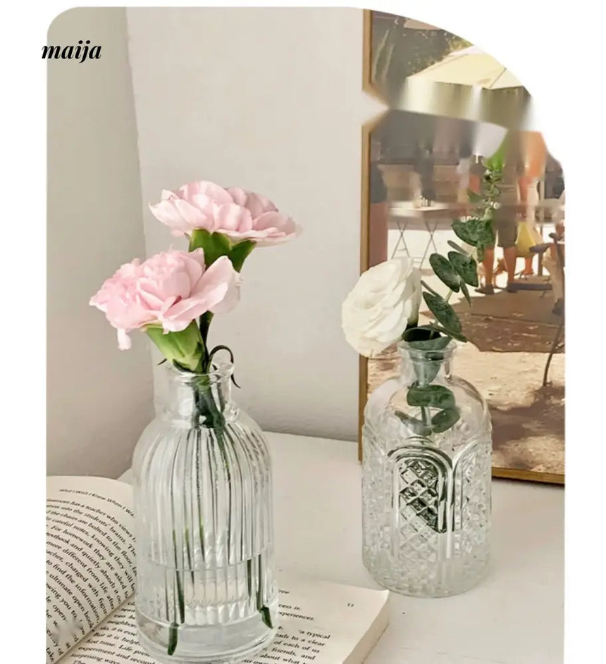 BANKE Retro Glossy Flower-Shaped Small Vase from BANKE