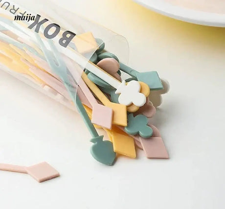 LIVETAI Children's Cute Plastic Dessert Cutlery Set from maija