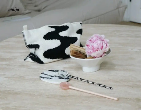 COLOURHUNTER Soft Knitted Table Tissue Box from maija
