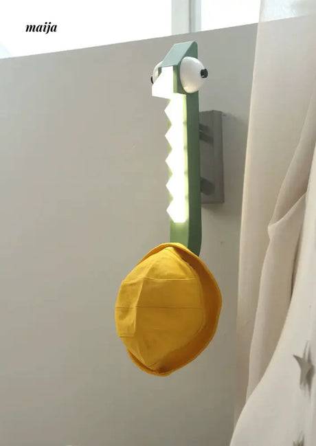 George Chameleon Wall Lamp from Qiansuwanhang
