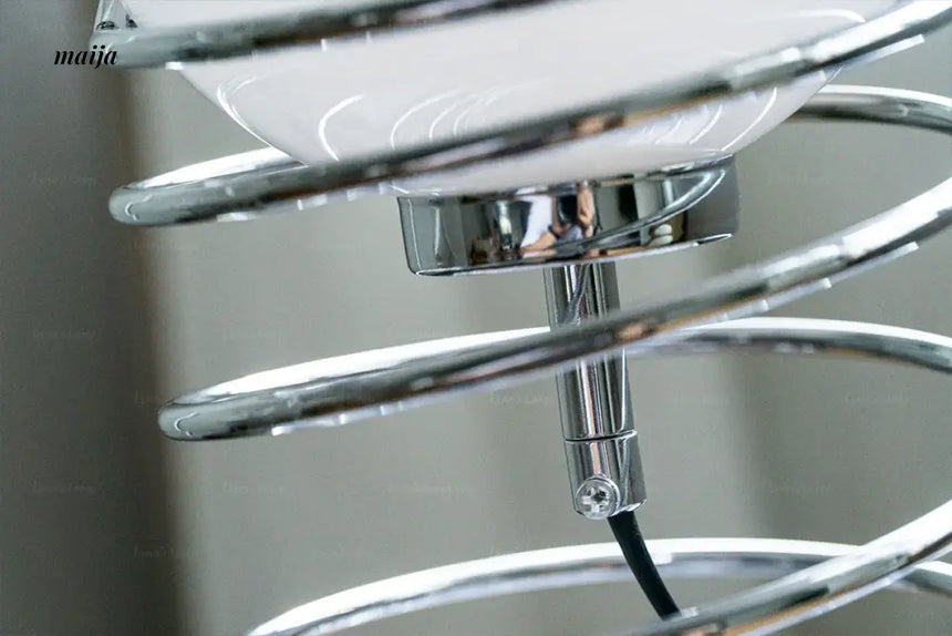 LYNN Classic Silver Table Lamp from Lynn's Lamp